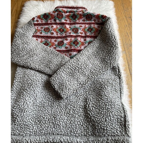 Simply Southern Size Medium Gray Turtle Sherpa Pullover - Picture 5 of 10